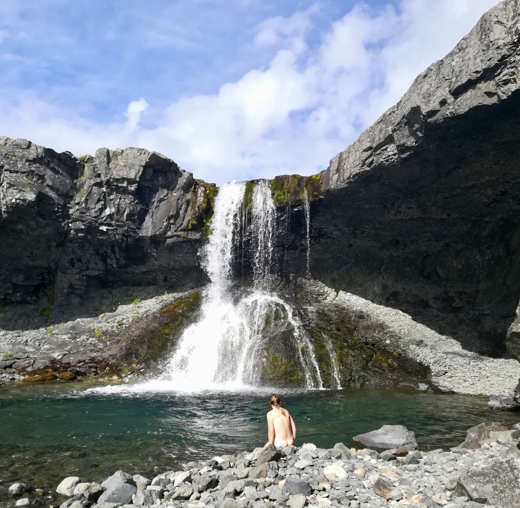 ZwAWknLdTeWZqfFIc0tAIg_thumb_102fa